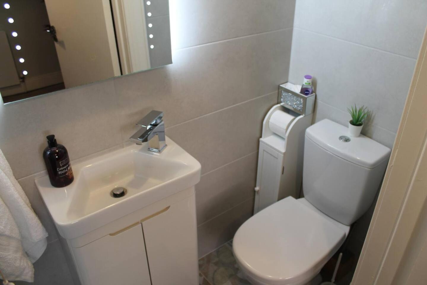 4 Bed Boutique House Lisburn Road Villa Belfast Buitenkant foto